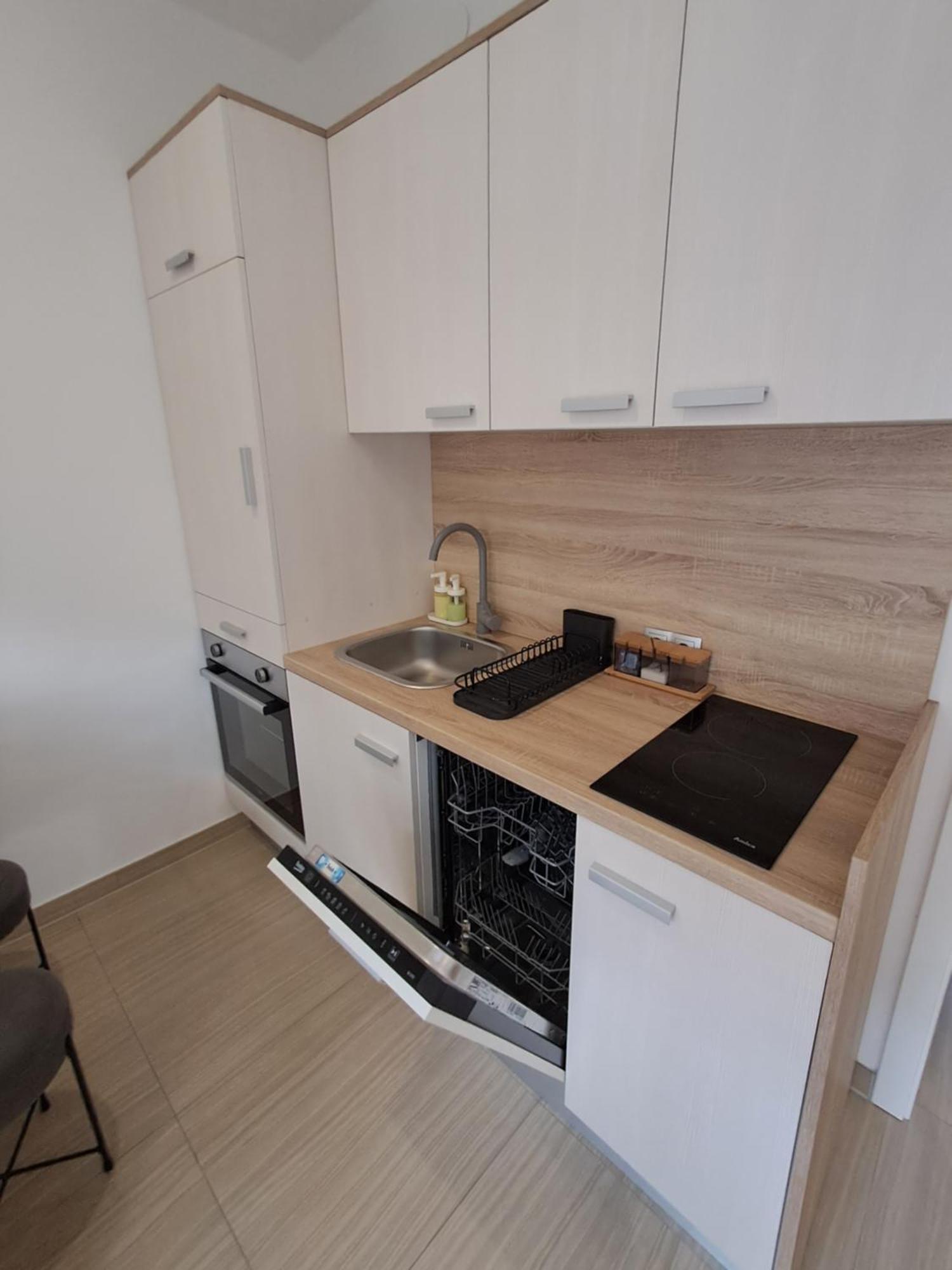 Apartmani Tropical Vodice Buitenkant foto